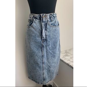 High-waisted acid wash skirt
